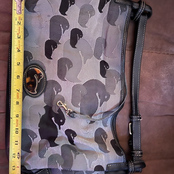 Dooney and Bourke shoulder bag. Bought off of here. Great used condition. - Picture 5 of 6